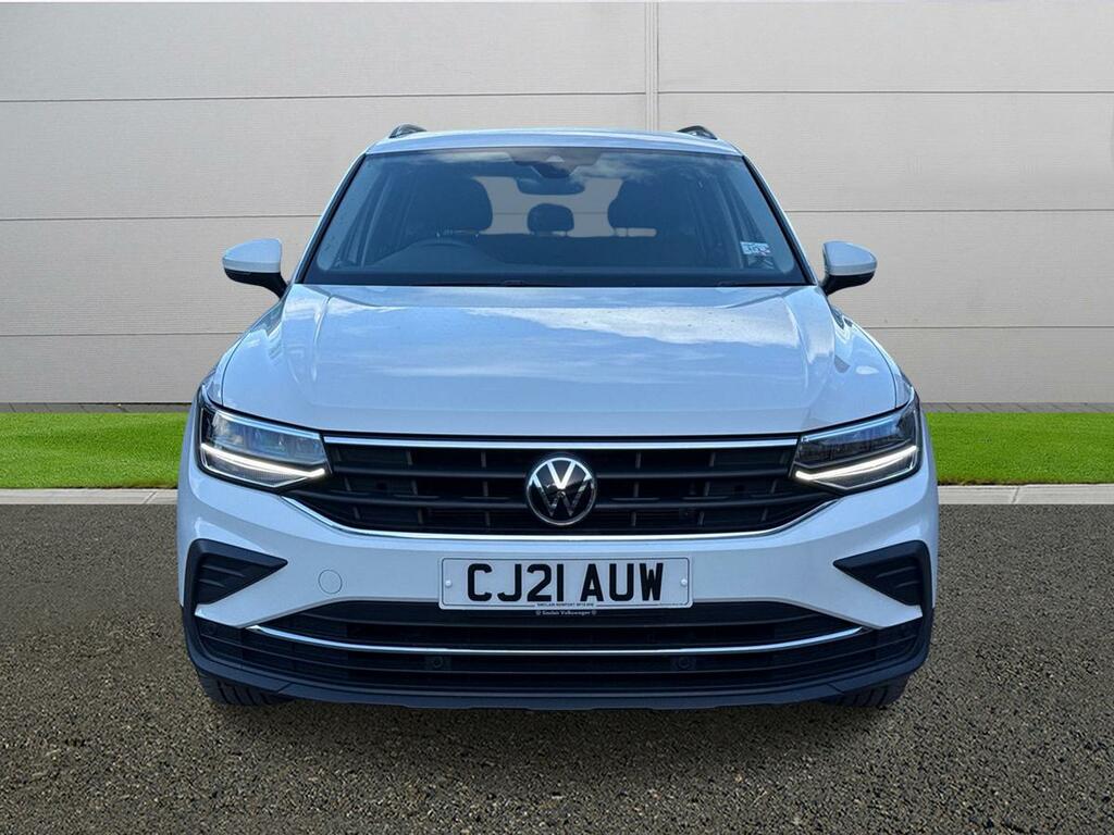 Volkswagen Tiguan Life CJ21AUW White #2