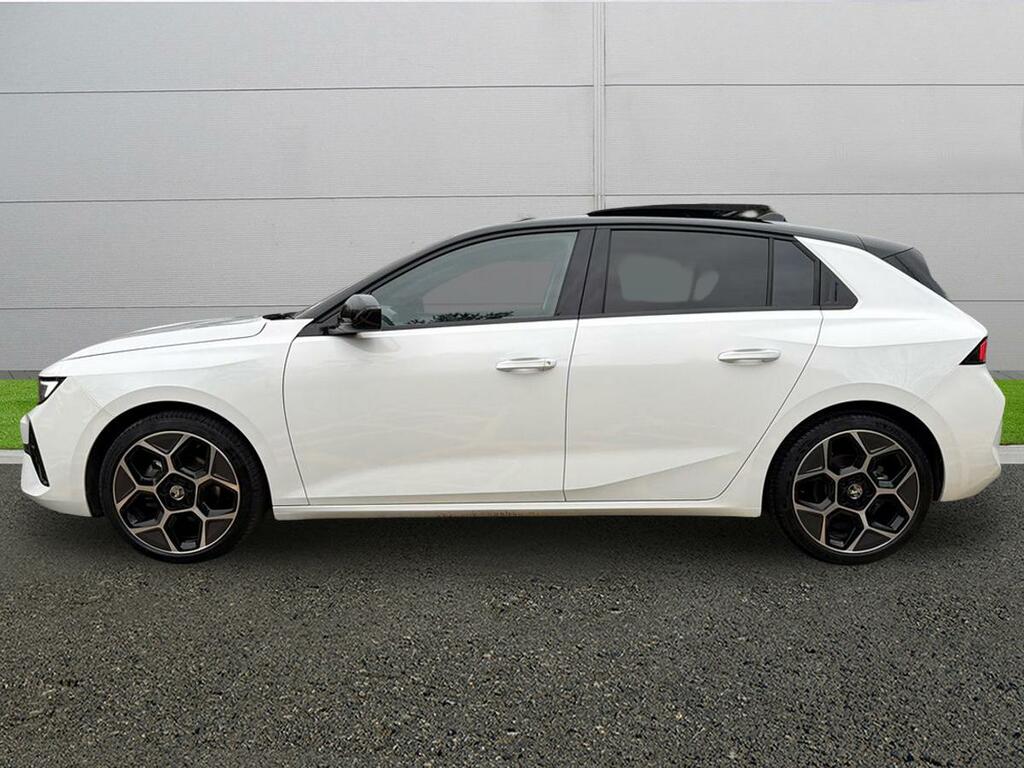 Vauxhall Astra Hatchback BC74NFH White #4