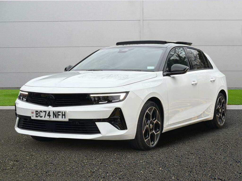 Vauxhall Astra Hatchback BC74NFH White #3