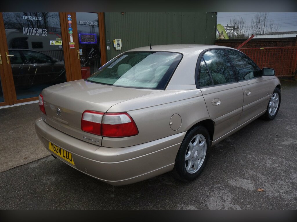 Vauxhall Omega 2.2I 16V Gls Saloon 243 Gkm Gold #3