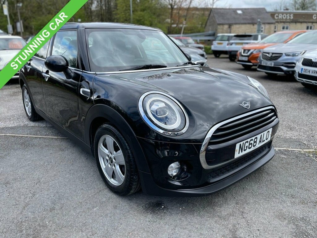 Mini Hatch 1.5L Cooper Classic Black