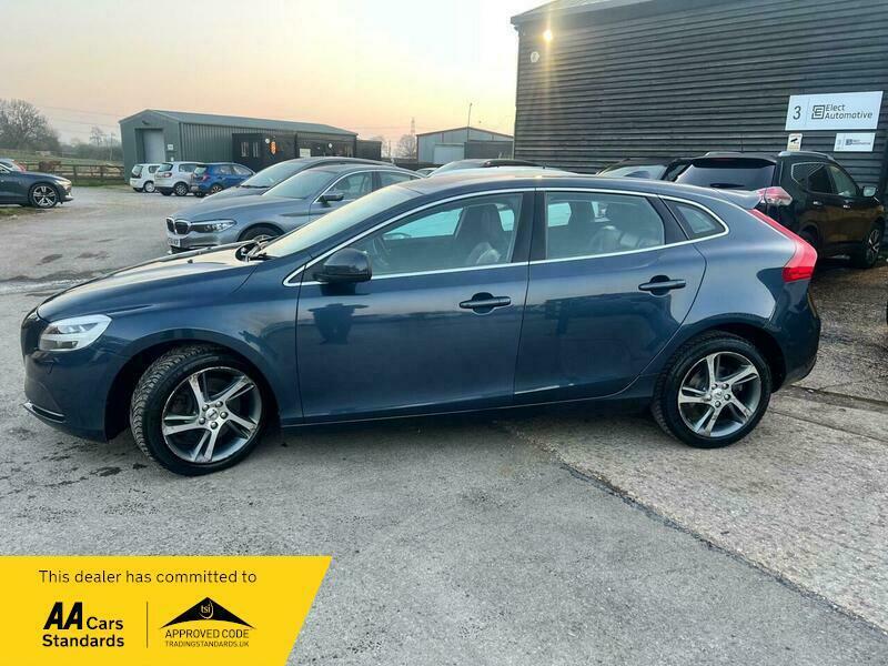 Volvo V40 Inscription Blue #3
