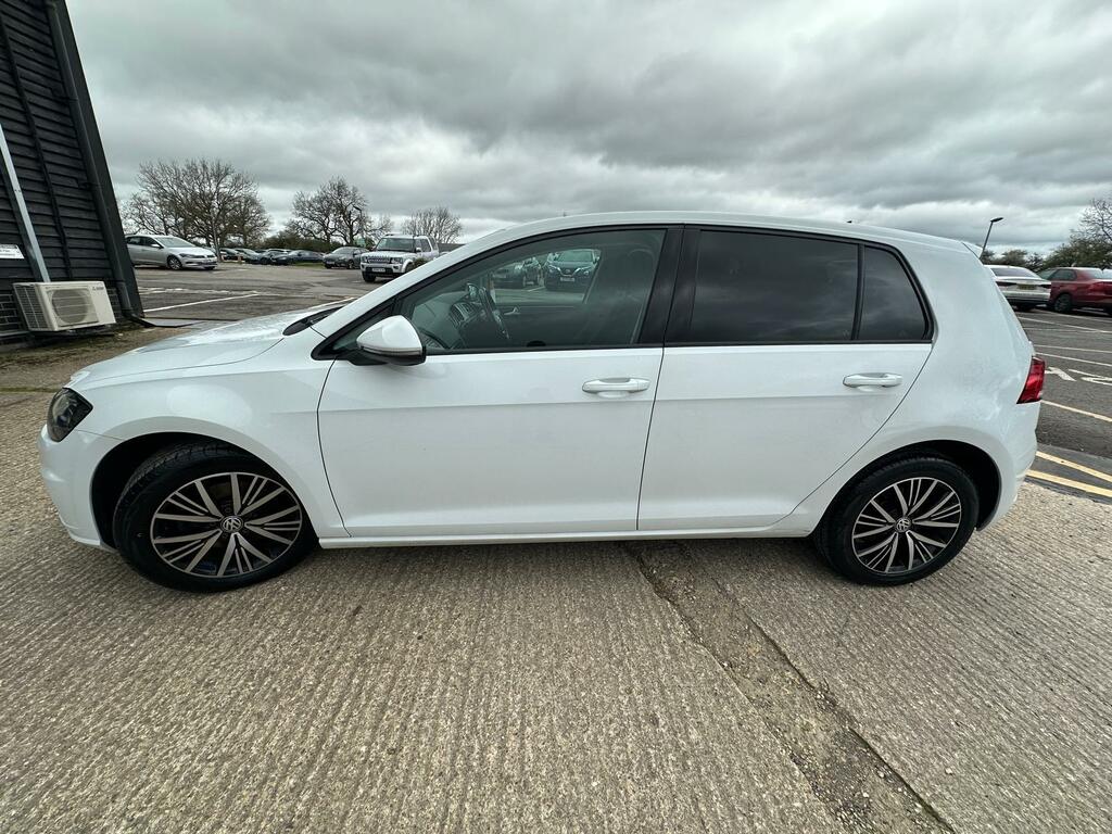 Volkswagen Golf 1.6 Tdi Bluemotion Tech Se Nav Euro 6 Ss SN67TGF White #6