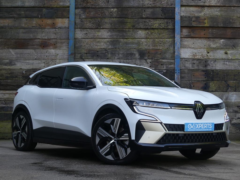 Renault Megane E-Tech Iconic With Heat Pump White
