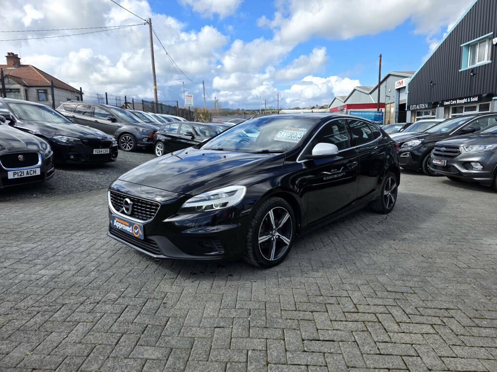 Volvo V40 R-design T2 AJ66TTV Black #3