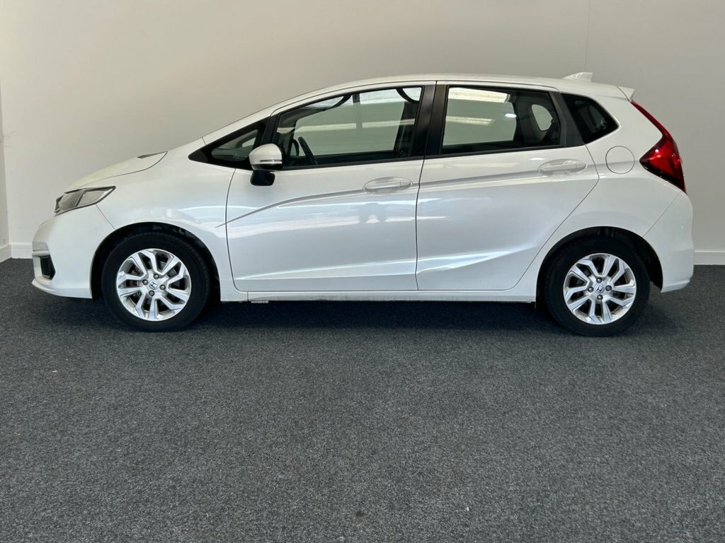 Honda Jazz 1.3L Se FT18CKX White #3