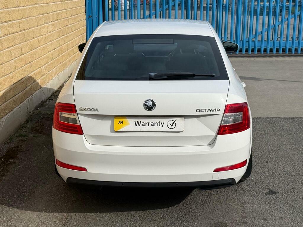 Skoda Octavia 1.6 Tdi Se Euro 5 S S White #4
