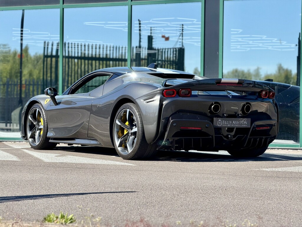 Ferrari Sf90 Stradale Coupe 4.0 T V8 7.9Kwh 202171 Grey