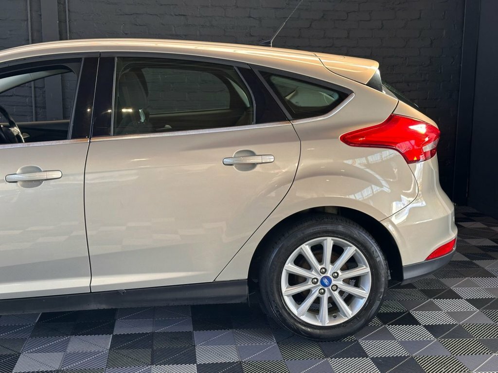 Ford Focus 1.5L Titanium SJ65PTY Silver #4