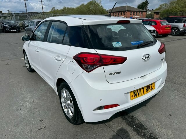 Hyundai I20 1.2 Se Edition Hatchback Euro NV17RKZ White #3