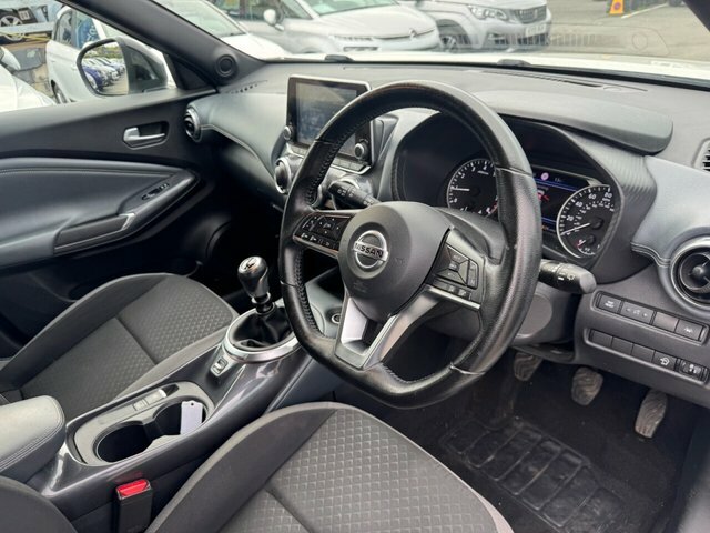 Nissan Juke 1.0 Dig T N Connecta Suv Eu NG69TXW White #2