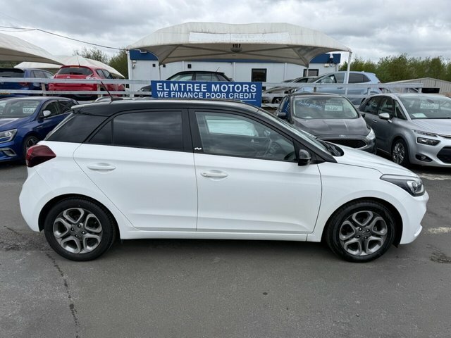 Hyundai I20 1.2 Play Edition Hatchback Eu SH69WKP White #4