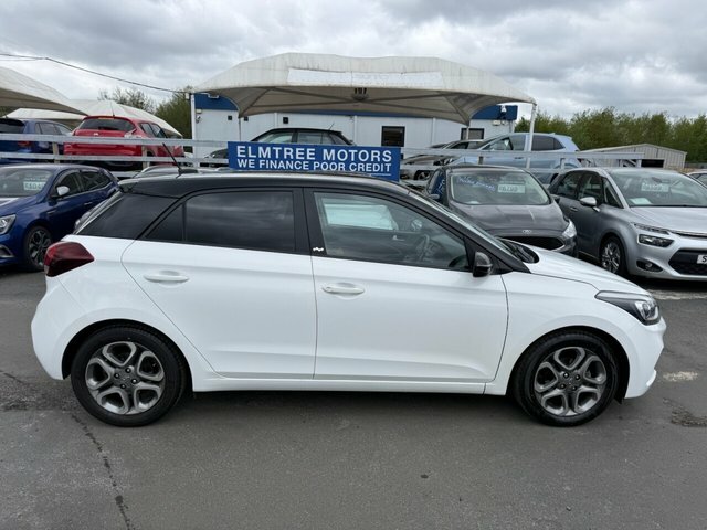Hyundai I20 1.2 Play Edition Hatchback Eu SH69WKP White #3
