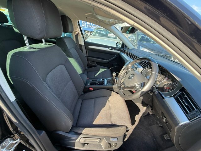 Volkswagen Passat 2.0 Turbo Tdi Estate Se Business Edition GF19FKZ Black #2