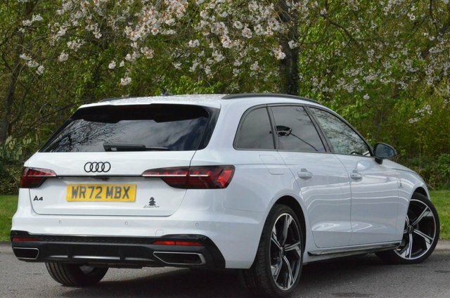 Audi A4 Avant Tfsi 35 Black Edition White #4
