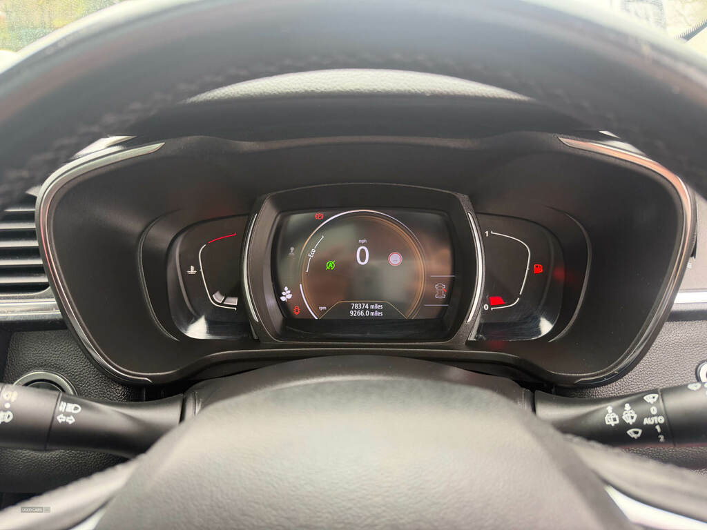 Renault Kadjar 1.5 Blue Dci Gt Line GF69UHW Red #5