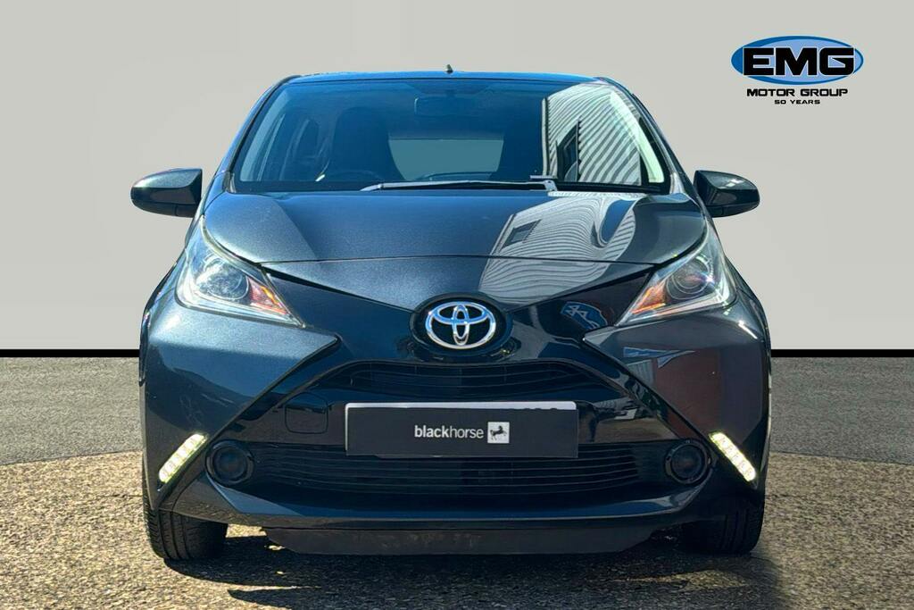 Toyota Aygo 1.0 Vvt I X Play Hatchback LL65NHK Grey #2