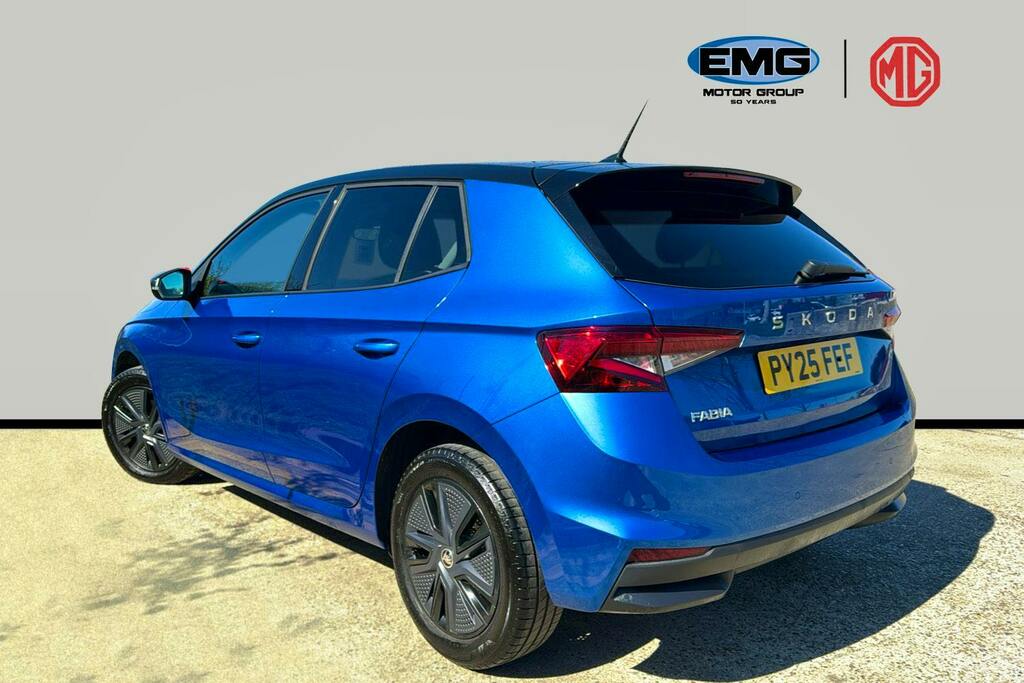 Skoda Fabia 1.5 Tsi Design Edition Hatchback Dsg PY25FEF Blue #4