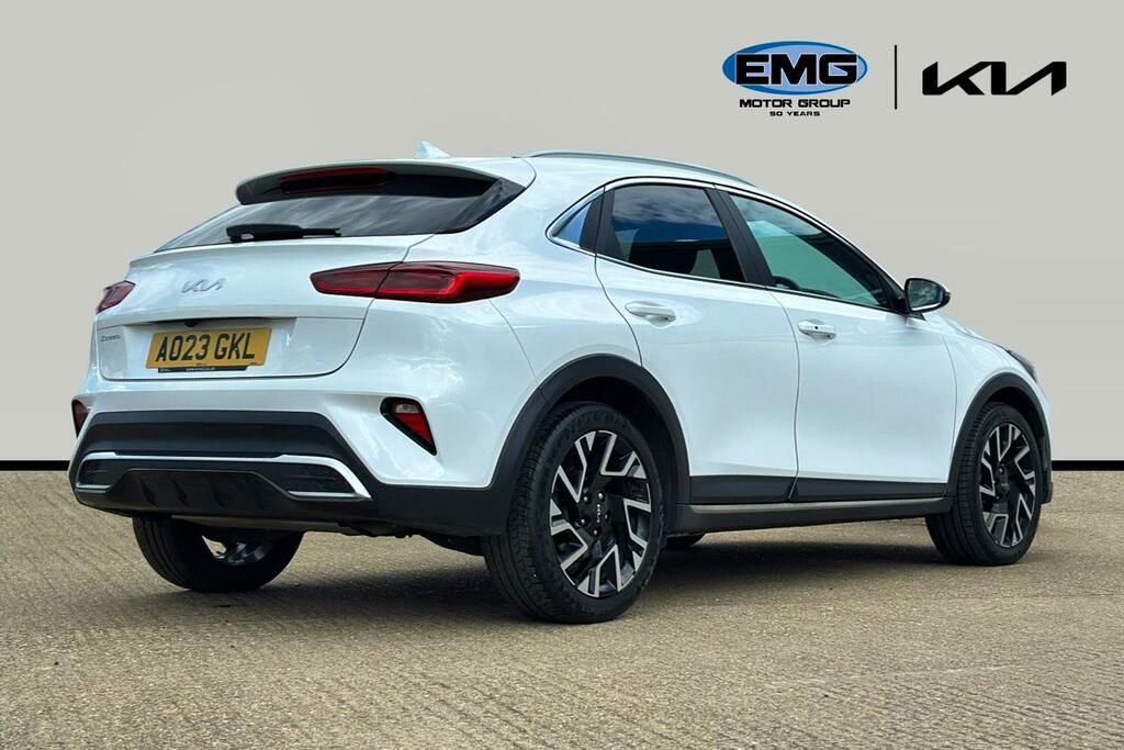 Kia Xceed 1.5 T Gdi 3 Suv Ss AO23GKL White #6