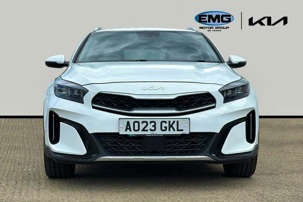 Kia Xceed 1.5 T Gdi 3 Suv Ss AO23GKL White #2
