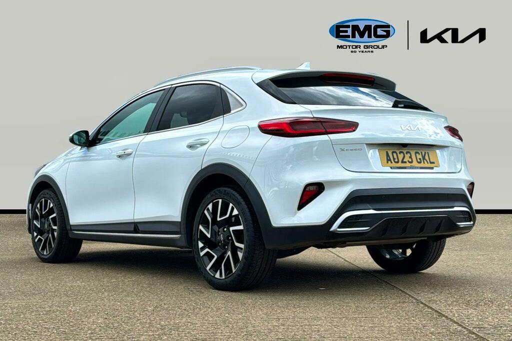 Kia Xceed 1.5 T Gdi 3 Suv Ss AO23GKL White #4