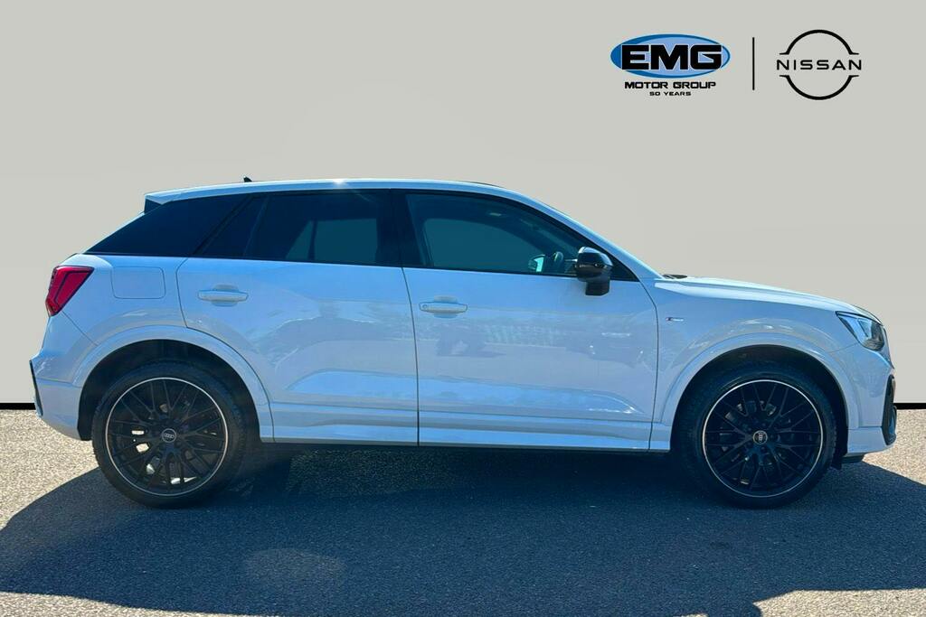 Audi Q2 1.5 Tfsi Cod 35 Black Edition Suv S Tro PY21BXD White #3