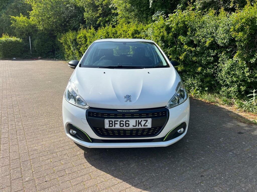 Peugeot 208 1.2 Puretech Xs Lime Euro 6 BF66JKZ White #3