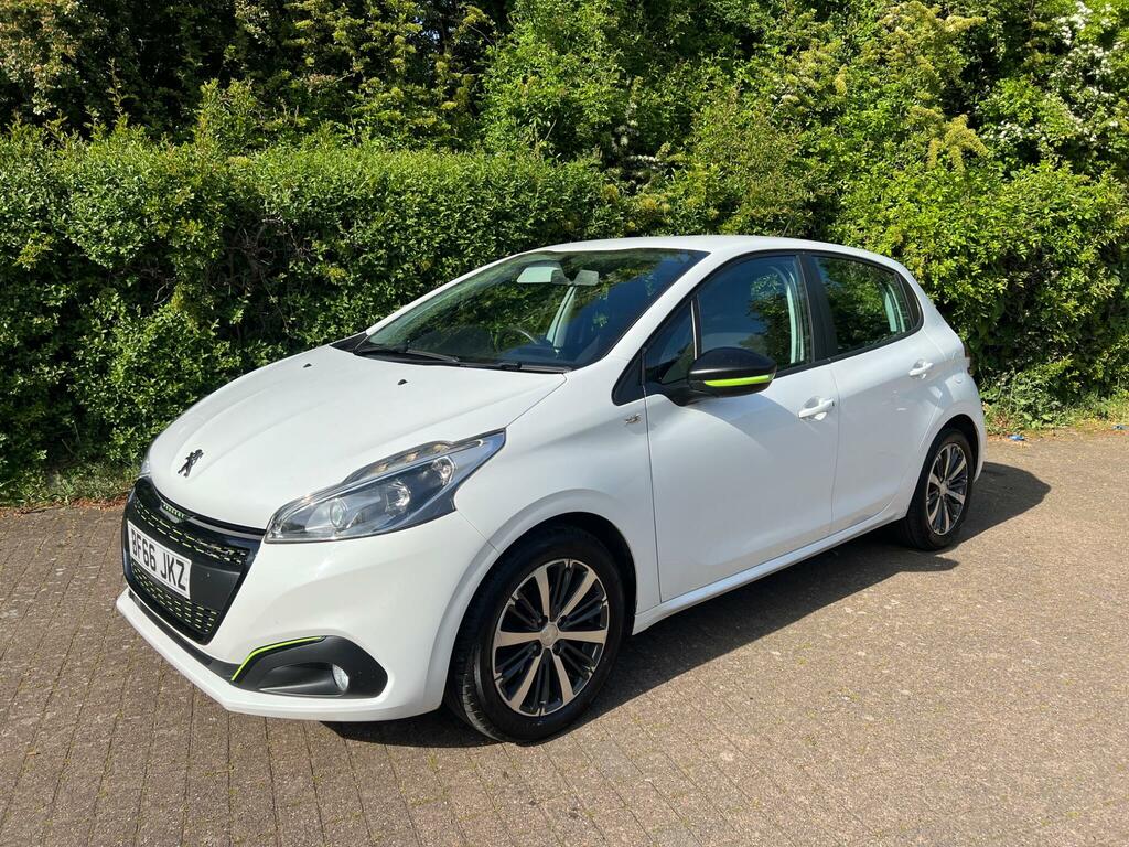 Peugeot 208 1.2 Puretech Xs Lime Euro 6 BF66JKZ White #4