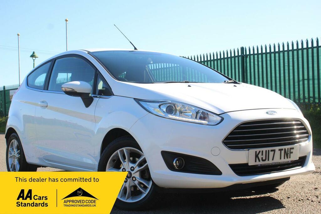 Ford Fiesta 1.25 Zetec Euro 6 White