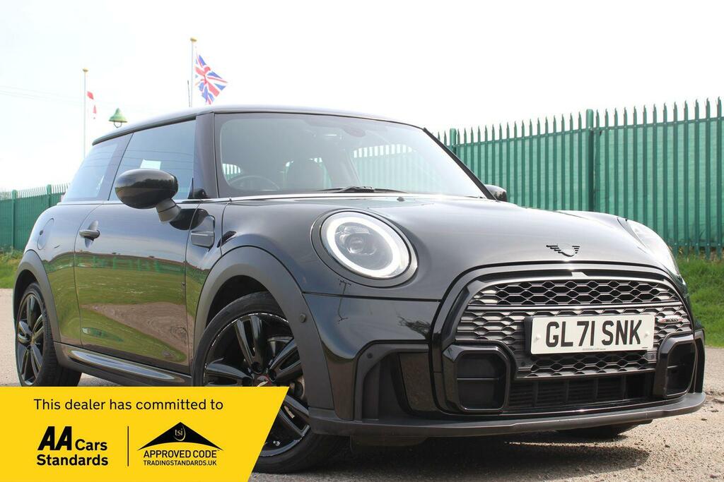 Mini Hatch 1.5 Cooper Sport Euro 6 Ss GL71SNK Black