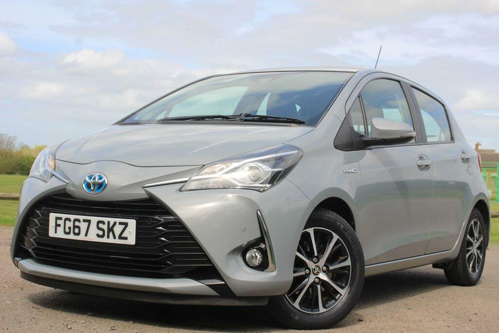 Toyota Yaris 1.5 Vvt-h Icon Tech E-cvt Euro 6 Ss FG67SKZ Grey #3