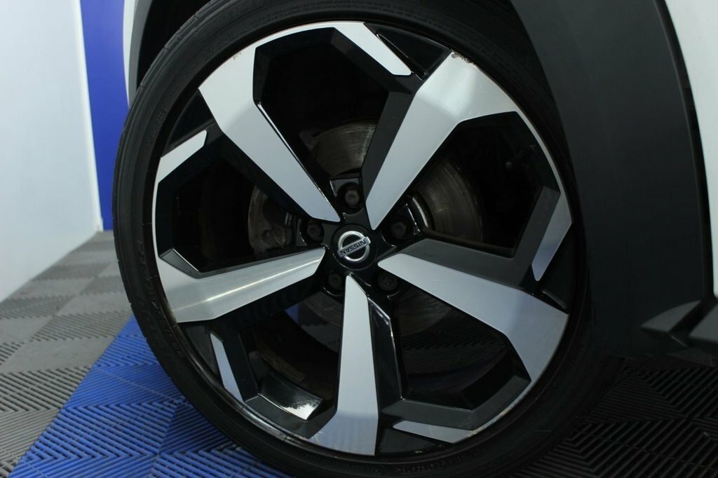 Nissan Juke 1L Tekna CK70BAO White #4