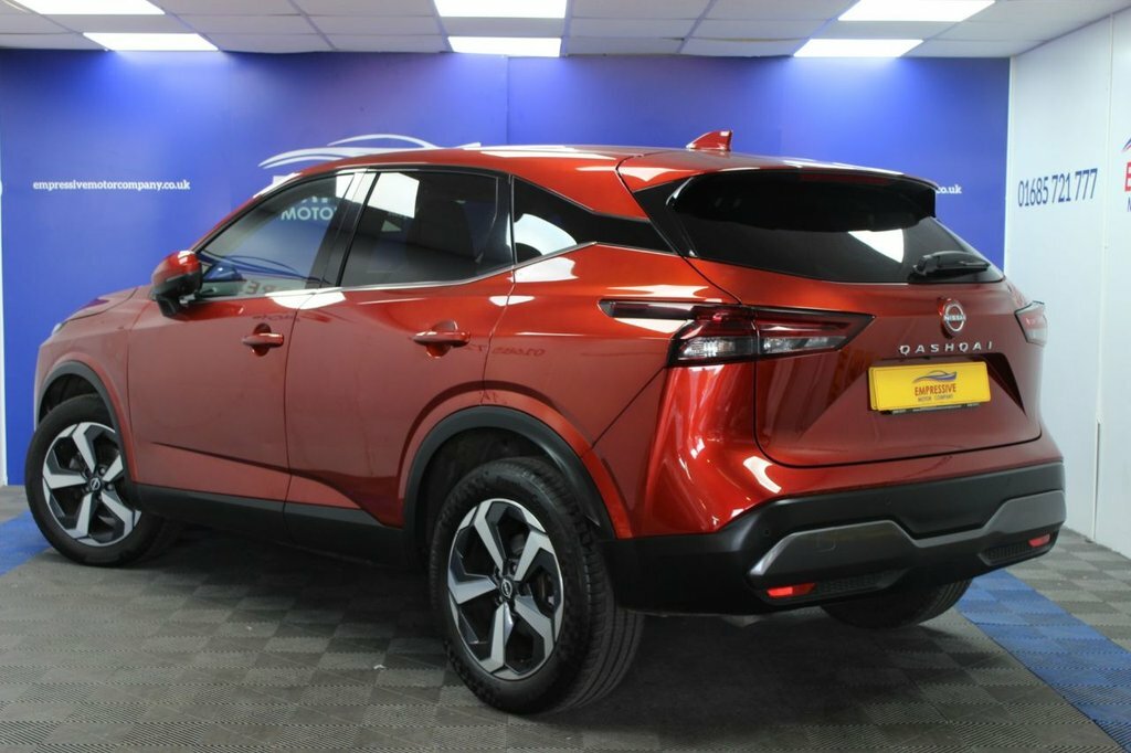 Nissan Qashqai 1.3L N-connecta SK72FGF Red #2