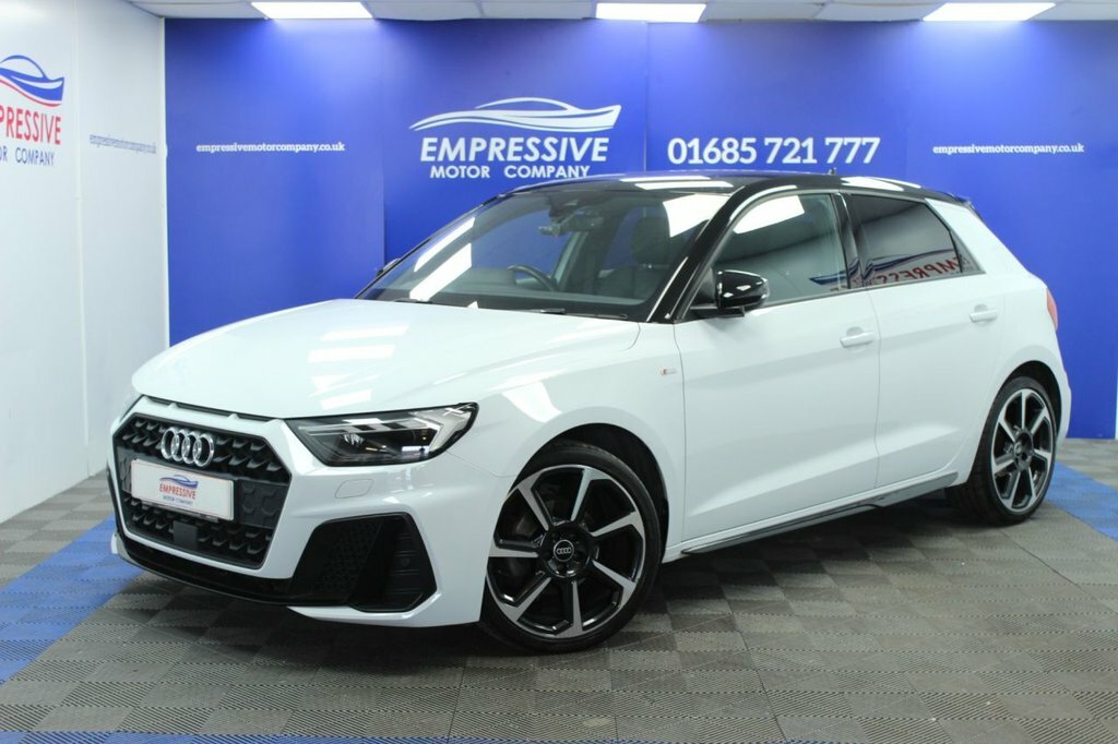 Audi A1 1L Black Edition HJ22VRW White #4