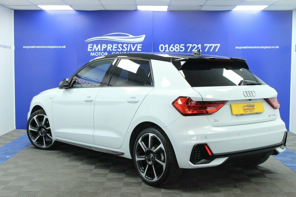 Audi A1 1L Black Edition HJ22VRW White #3