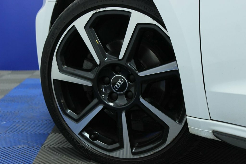 Audi A1 1L Black Edition HJ22VRW White #5
