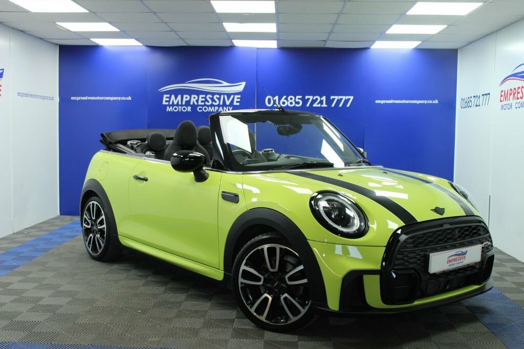 Mini Convertible 1.5L Cooper Sport Yellow
