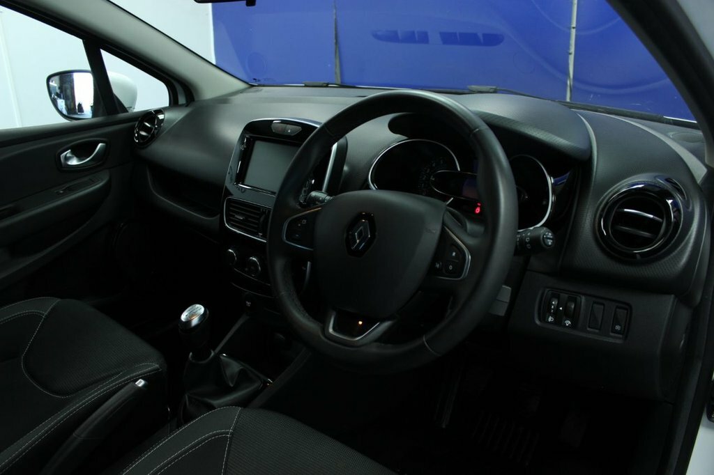 Renault Clio 0.9L Iconic AY19UVA White #5