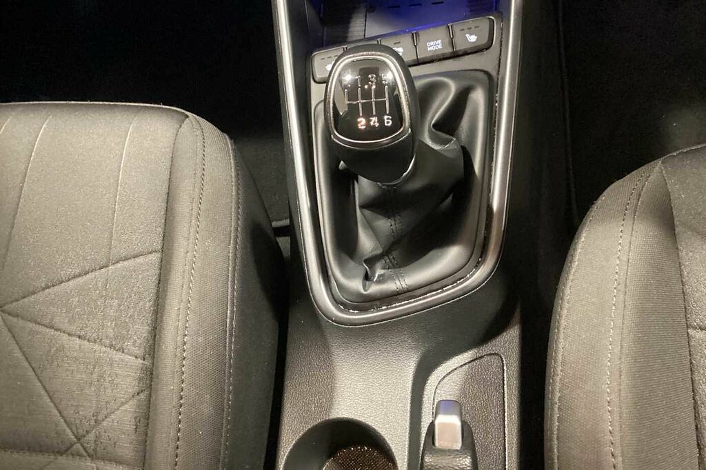 Hyundai Bayon 1.0 Tgdi 48V Mhev Premium LT72UDV Black #6