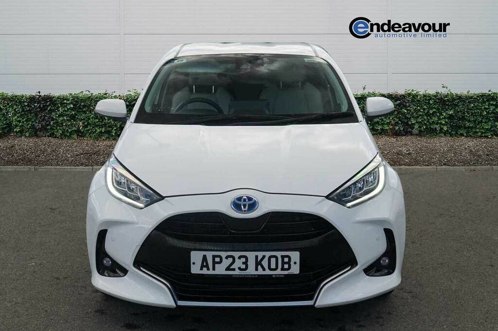 Toyota Yaris 1.5 Hybrid Excel Cvt White