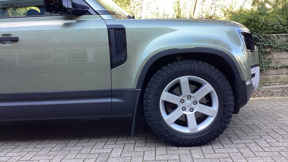 Land Rover Defender 110 2.0 D200 110 OW69HZB Green #5