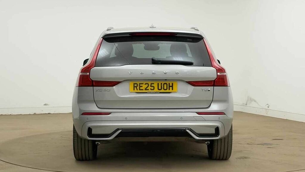 Volvo XC60 Plus, T6 Awd Plug-in Hybrid, Dark RE25UOH Silver #4