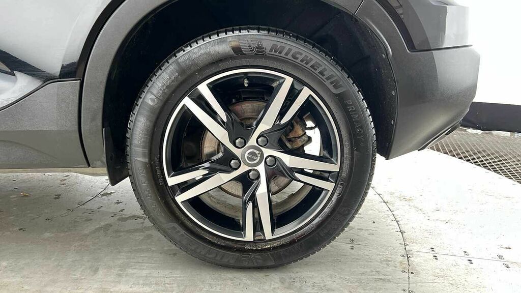 Volvo XC40 R-design, B4 Awd Mild Hybrid YW71AED Black #4