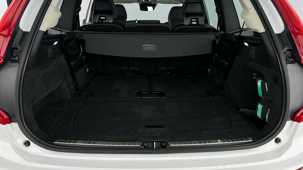 Volvo XC90 Momentum, B5 Awd Mild Hybrid, 7 Seats YH22HYJ White #5