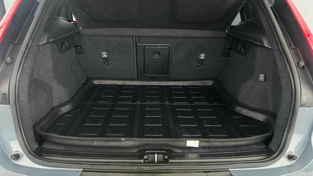 Volvo XC40 R-design, T3 FE22EBN Grey #5
