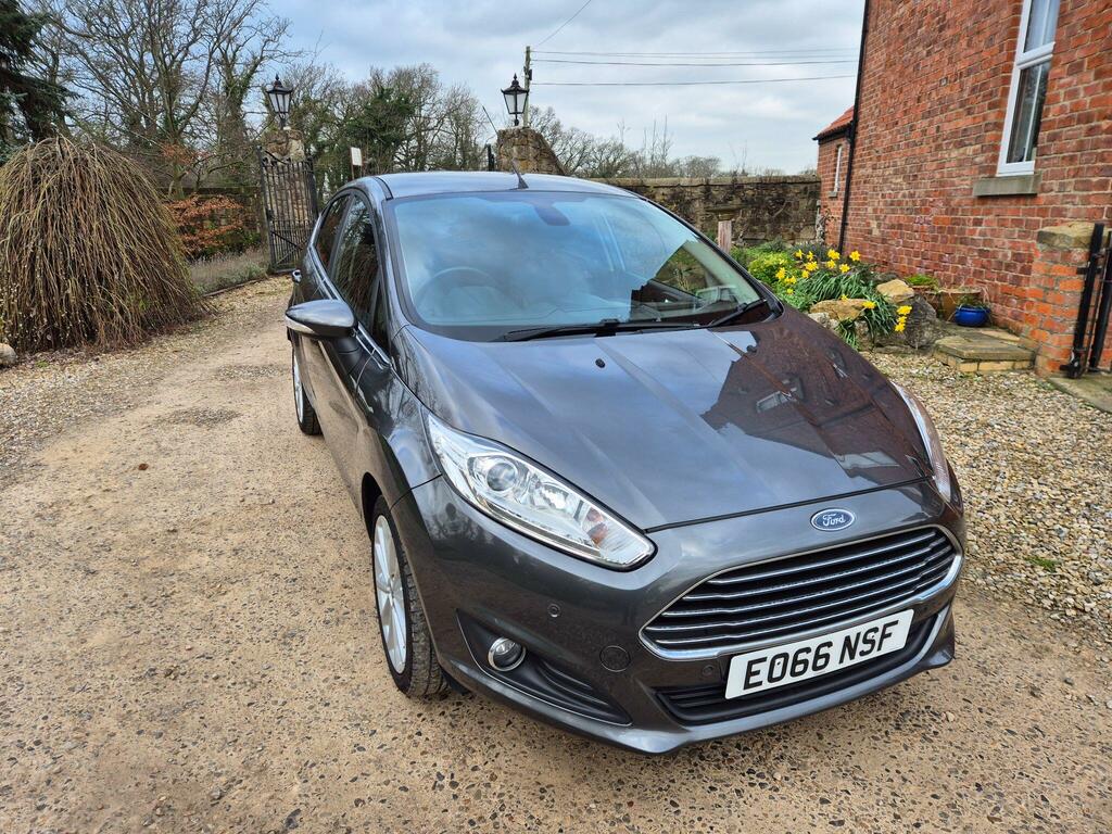 Ford Fiesta 1.0T Ecoboost Titanium X Euro 6 Ss EO66NSF Grey #2