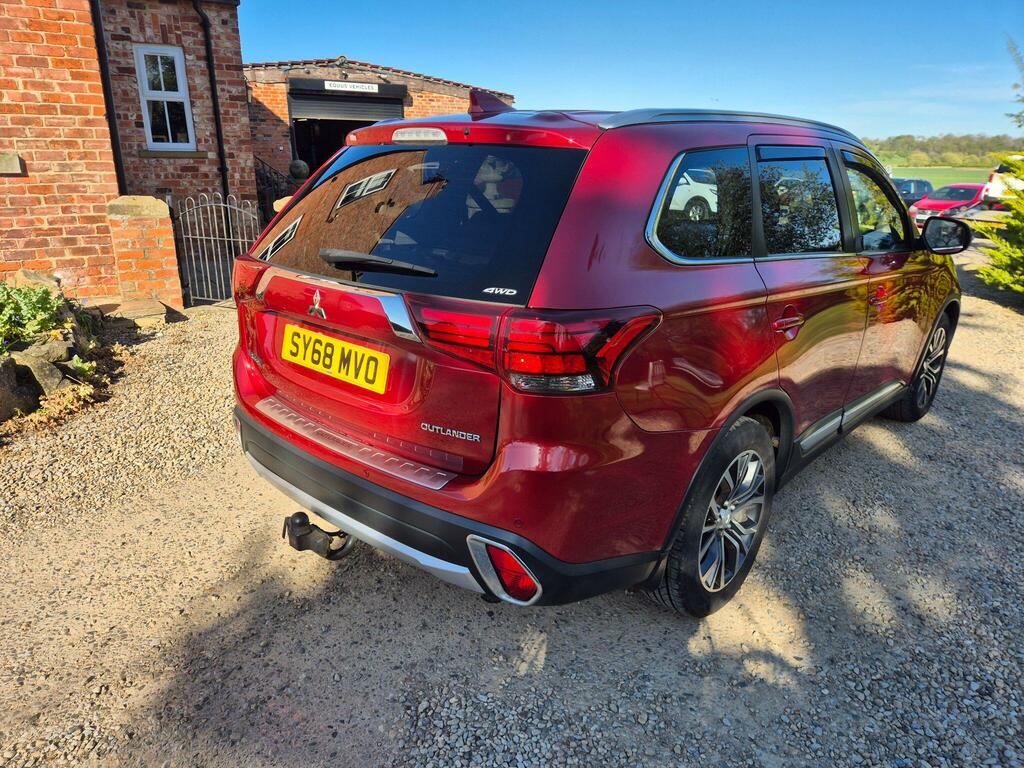 Mitsubishi Outlander 2.2 Di-d 4 4Wd Euro 6 SY68MVO Red #3