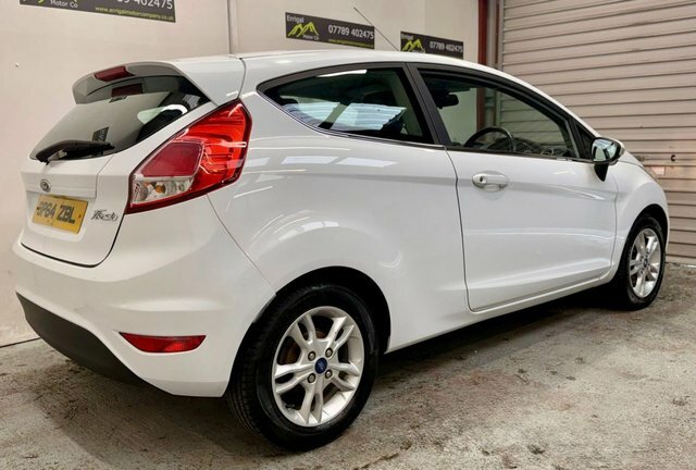 Ford Fiesta 2015 1.25 Zetec Hatchback Euro 5 BP64ZBL White #2