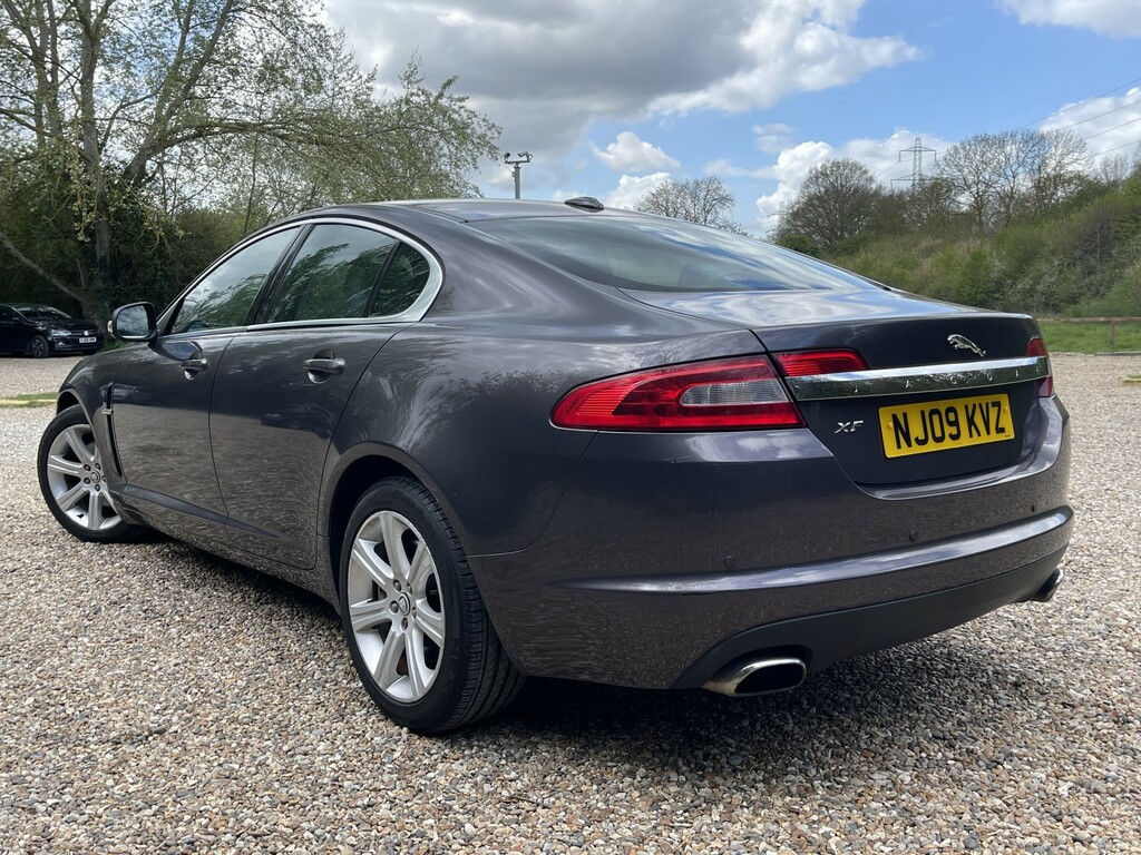 Jaguar XF Saloon 2.7 D V6 Luxury 200909 Grey #4