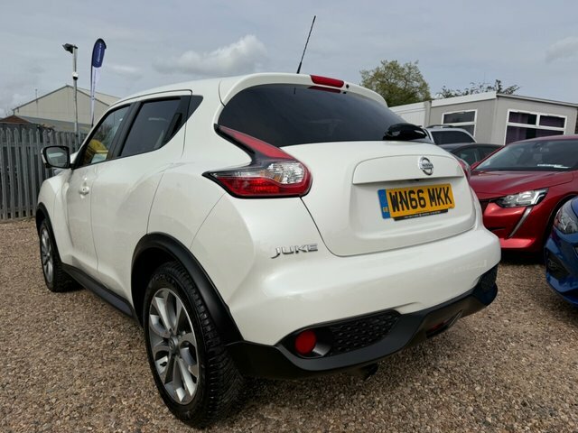 Nissan Juke Dig-t Tekna Suv WN66MKK White #3